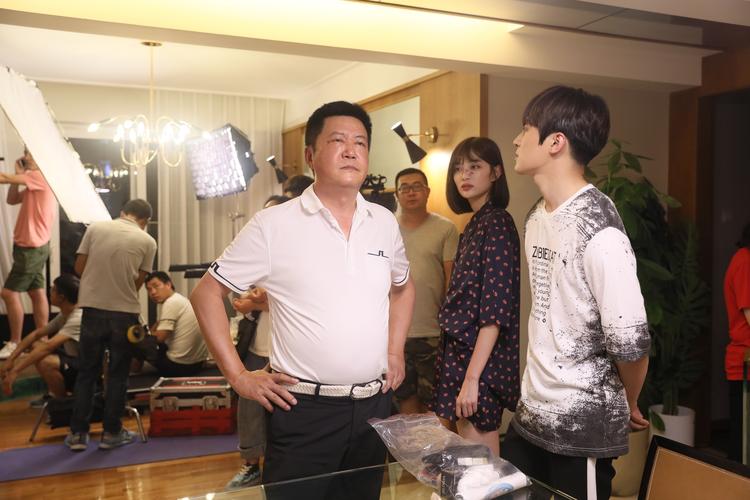 娇妻归来男主角叫什么？(赵宝刚导演的电视剧)
