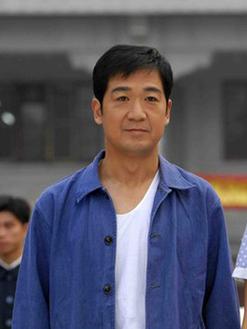 金婚里的佟大宝是谁办演的？(金婚导演)