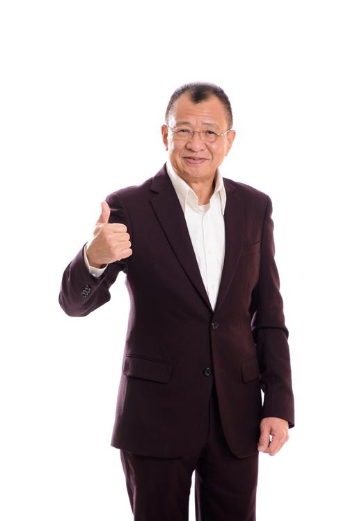 在一个摄制剧组中,导演、副导演,监制,制片人的职责分别是什么呢?请详细点回答?(创意导演组合包 3)