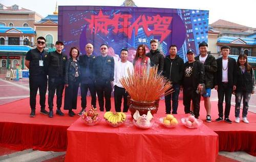 二龙湖疯狂代驾女主角是哪国人?(姚锐导演)