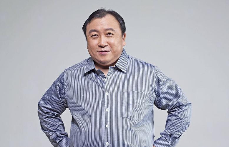 王晶导演多高？(导演王晶有多少钱)