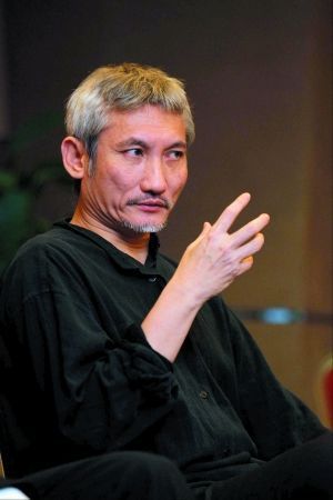 徐克成今年多少岁了？(香港导演徐克简历)
