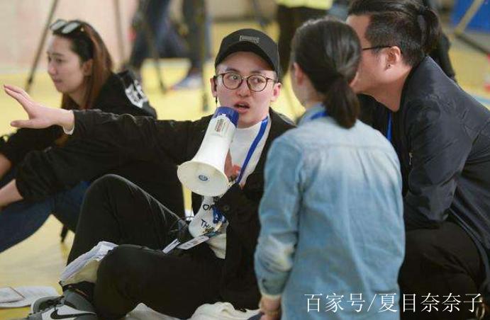 姚pd和吴彤是一个人吗？(奔跑吧兄弟美女导演)