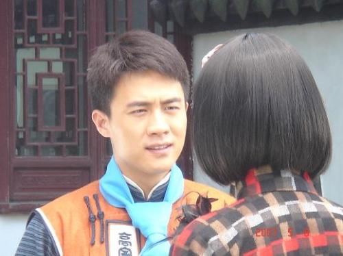 爱无悔连续剧的主角身份?(浩然导演)