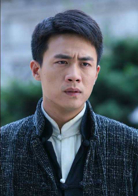 爱无悔连续剧的主角身份？(浩然导演)