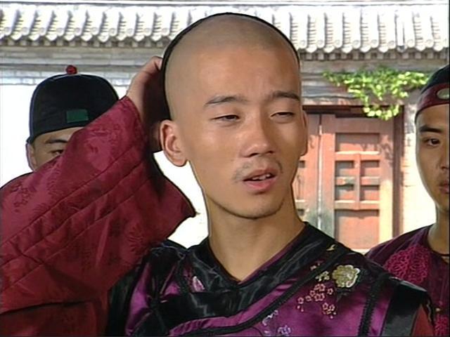 张默在康熙微服私访记扮演的谁?(小爸爸导演)