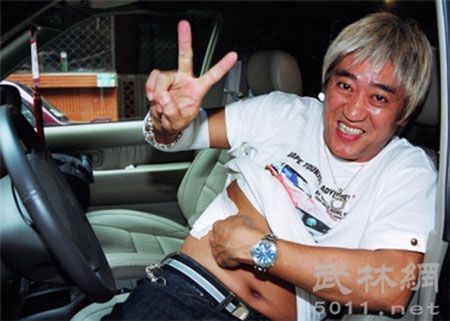 柯受良白发哪部电影？(柯受良导演的电影)