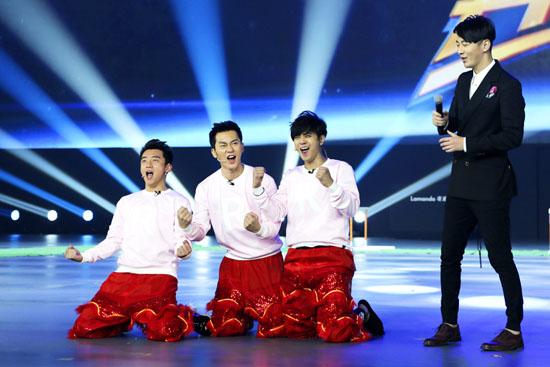 李晨杜江郑恺合唱是什么节目?(十七岁不哭导演是谁)