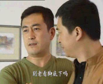 真相的背后里的高飞是谁演的？(刚毅导演)