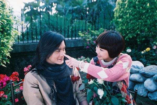 蔷薇之恋百合身世?(hebe导演男友)