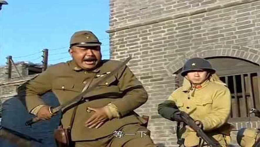 小兵张嘎龟田摸李仙花手是哪一集?(导演狂摸演员)