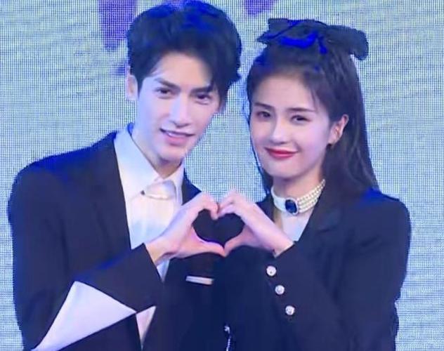 白鹿为什么和罗云熙一起拍戏？(女导演亲自在房间试戏)