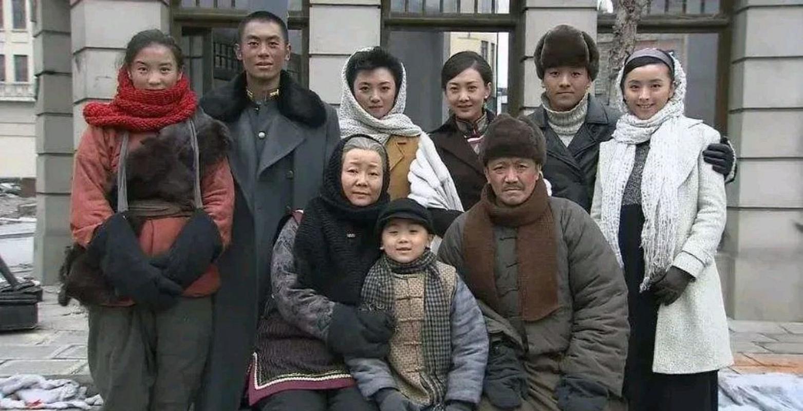 闯关东传文传武的老婆是谁?(导演张新建的老婆)