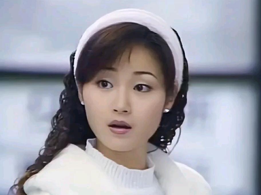 我和僵尸有个约会里的马小玲是谁演的？(香港导演马小玲是谁)