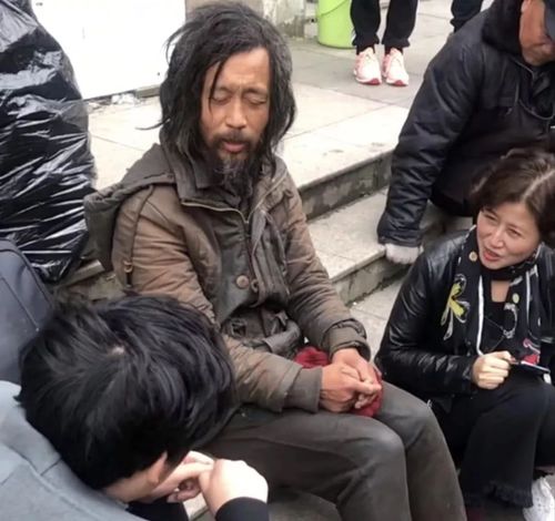 捡了个乞丐做女朋友是什么电影？(导演傅闱玮毕业于)
