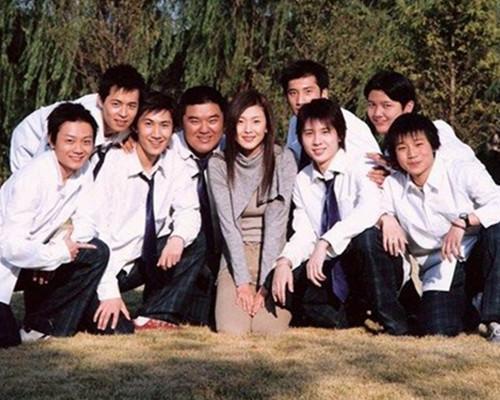 十八岁的天空有秦岚吗？(孟飞导演多少岁)