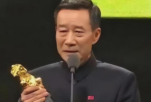 花间令导演？(导演们对李雪健评价)