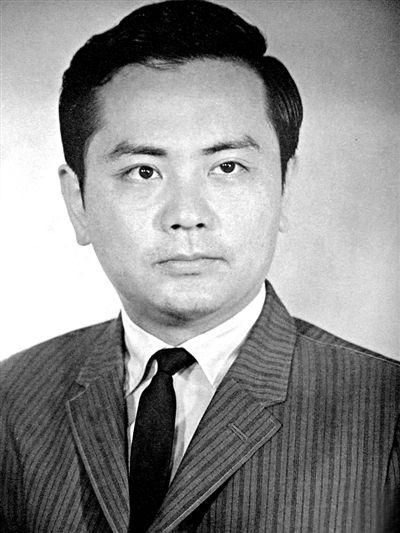 包耳旁的姓氏有哪些?(香港邵氏导演邓)