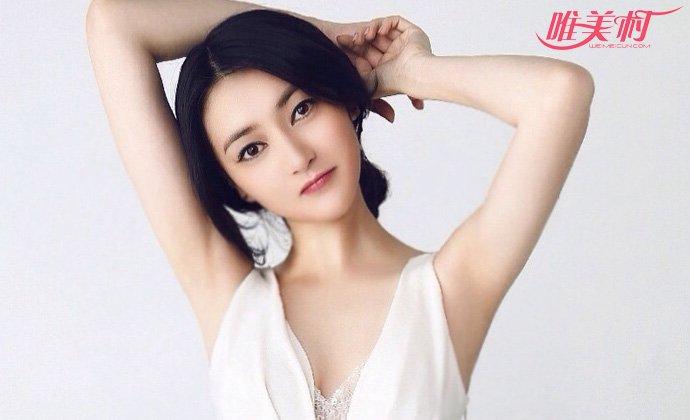 火线三兄弟里面的桃子是谁扮演的？(周敏 导演 女)