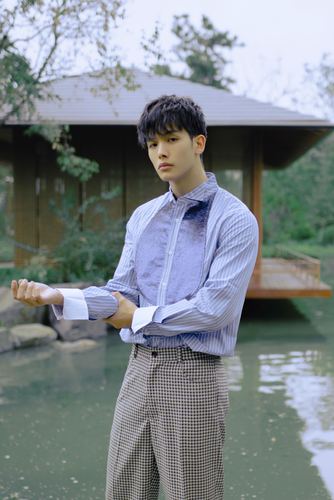 王以纶原名叫什么?(私立蜀山学院导演)