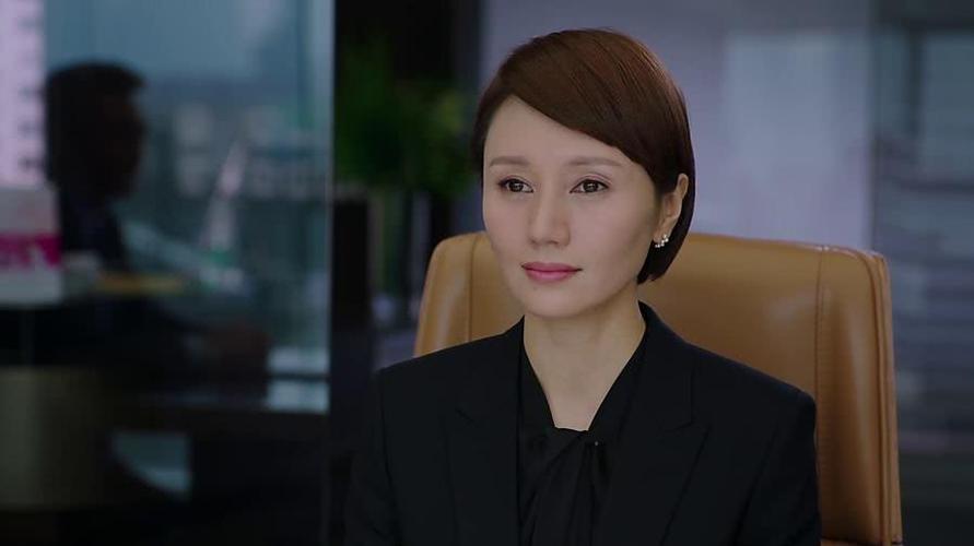 《我的前半生》唐晶的老板拉斐尔很有派头，其饰演者是很有名气的演员吗？(我的前半生 导演是谁)