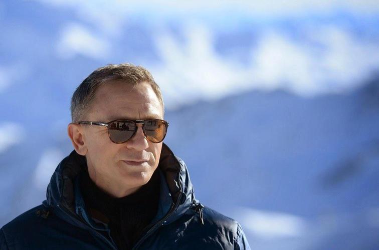 007幽灵哪国的?(007幽灵党导演)