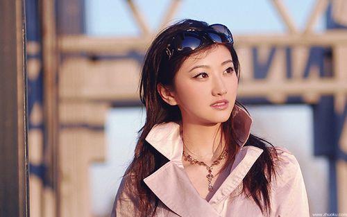 狂蟒惊魂是景甜演的吗?(李炳良导演)