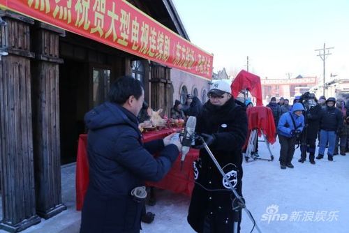 东方战场解说员是谁?(导演路奇怎么样)