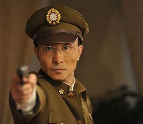 黎明前的抉择左少养父是谁?(导演朱昭宾)