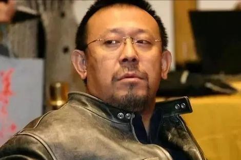 姜文拿枪杀人那部电影叫什么名字？(电影导演曾经杀人)