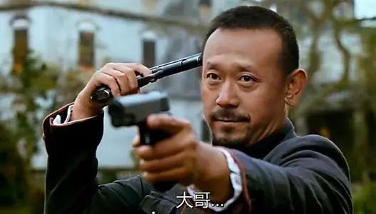 姜文拿枪杀人那部电影叫什么名字?(电影导演曾经杀人)