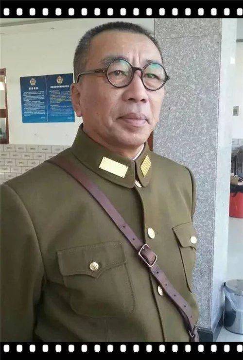 逯长恩演员？(兄弟连的导演)