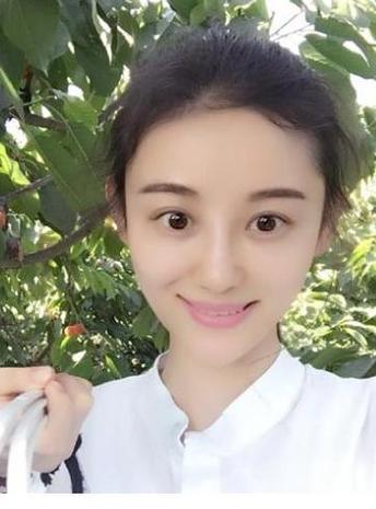 父母爱情里面女儿是徐婷演的吗？(徐婷导演)