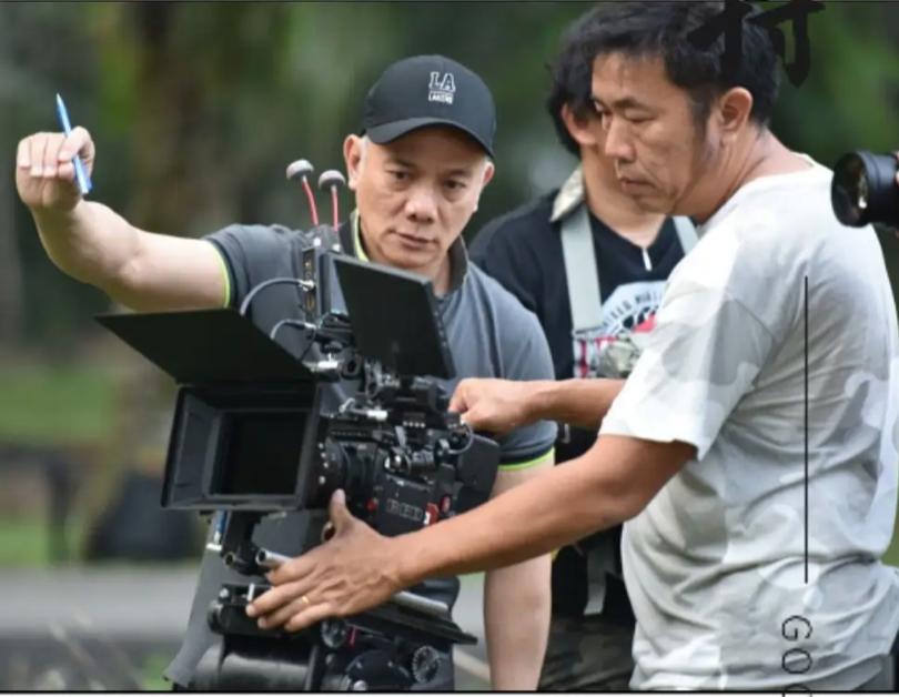 靠舞蹈走红的导演?(元德导演电话)