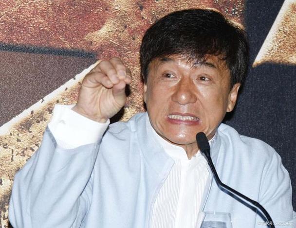 成龙早期演过哪些电影?(成龙 有没有导演过电影)
