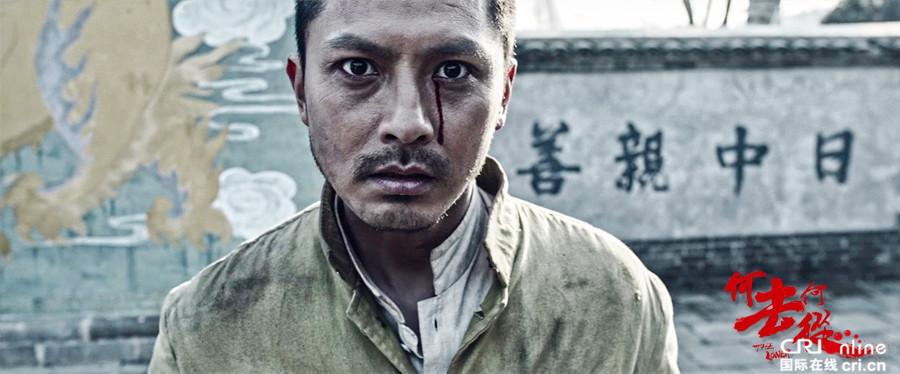 电影《何去何从》中村长扮演者?