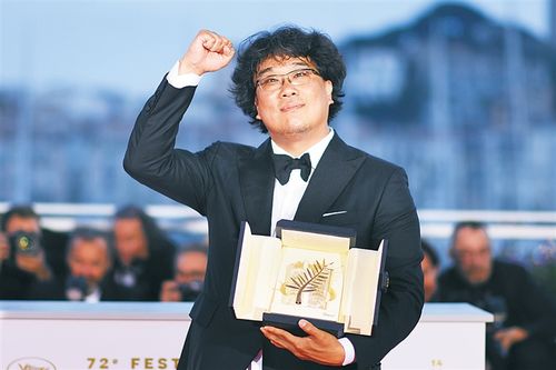 韩国第一个获得戛纳电影节的导演？