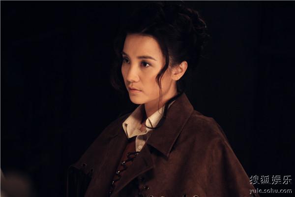白狼女主角扮演者？