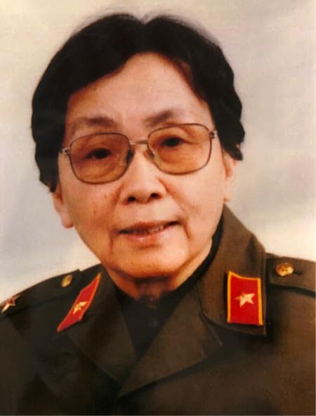 新中国的第一位女导演是谁?