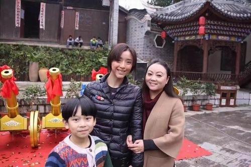 黄小蕾爱回家小女孩扮演者叫啥?