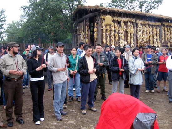 《闯关东》的导演张新建都导过哪些作品?