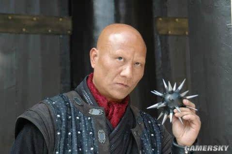 在许多武打影视剧中一直扮演反派恶霸角色的那个光头男演员叫什么名字?