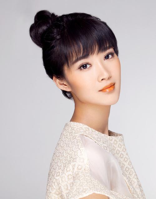 拥抱星星的月亮奚望扮演者？