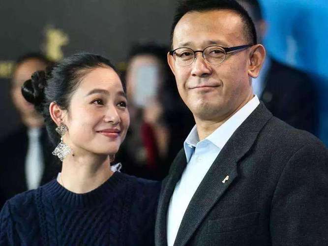 姜文一共几任妻子？