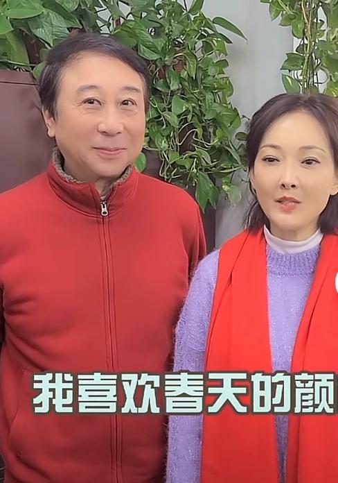 牛莉是冯巩儿媳吗?