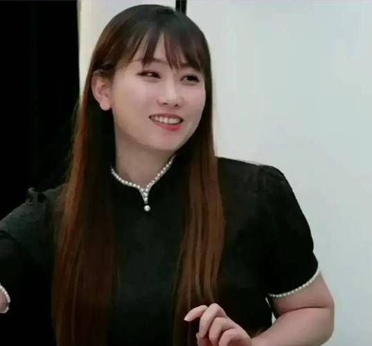 楠楠是东方甄选的导演吗?