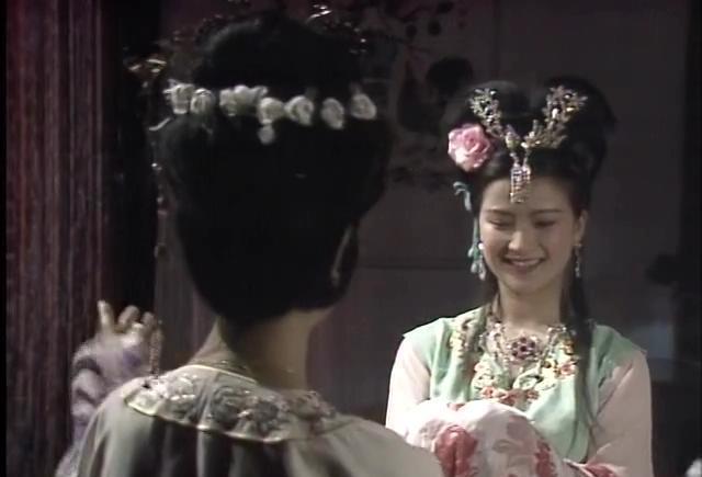 八戒撞天婚里面的莲莲的扮演者？