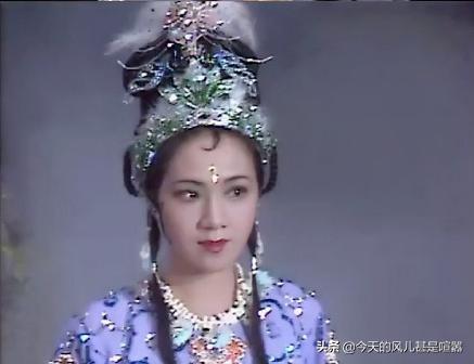 八戒撞天婚里面的莲莲的扮演者?