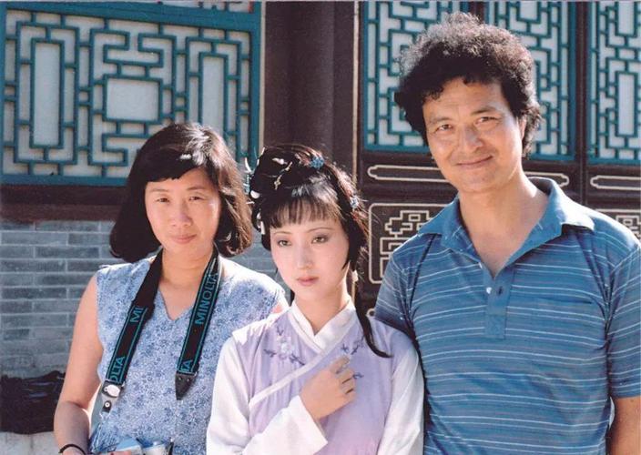 87版红楼梦导演是谁?红楼的导演是谁?