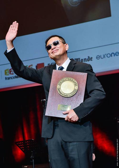 我是英雄导演？英雄是王家卫导演的吗？ 
